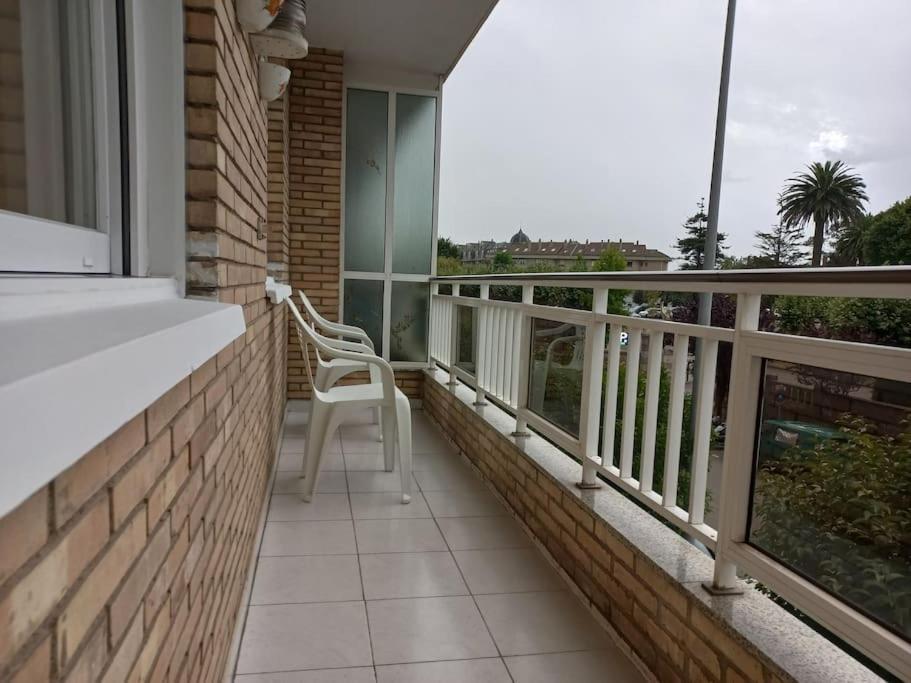 En Soleado Y Con Terraza. Apartamento *