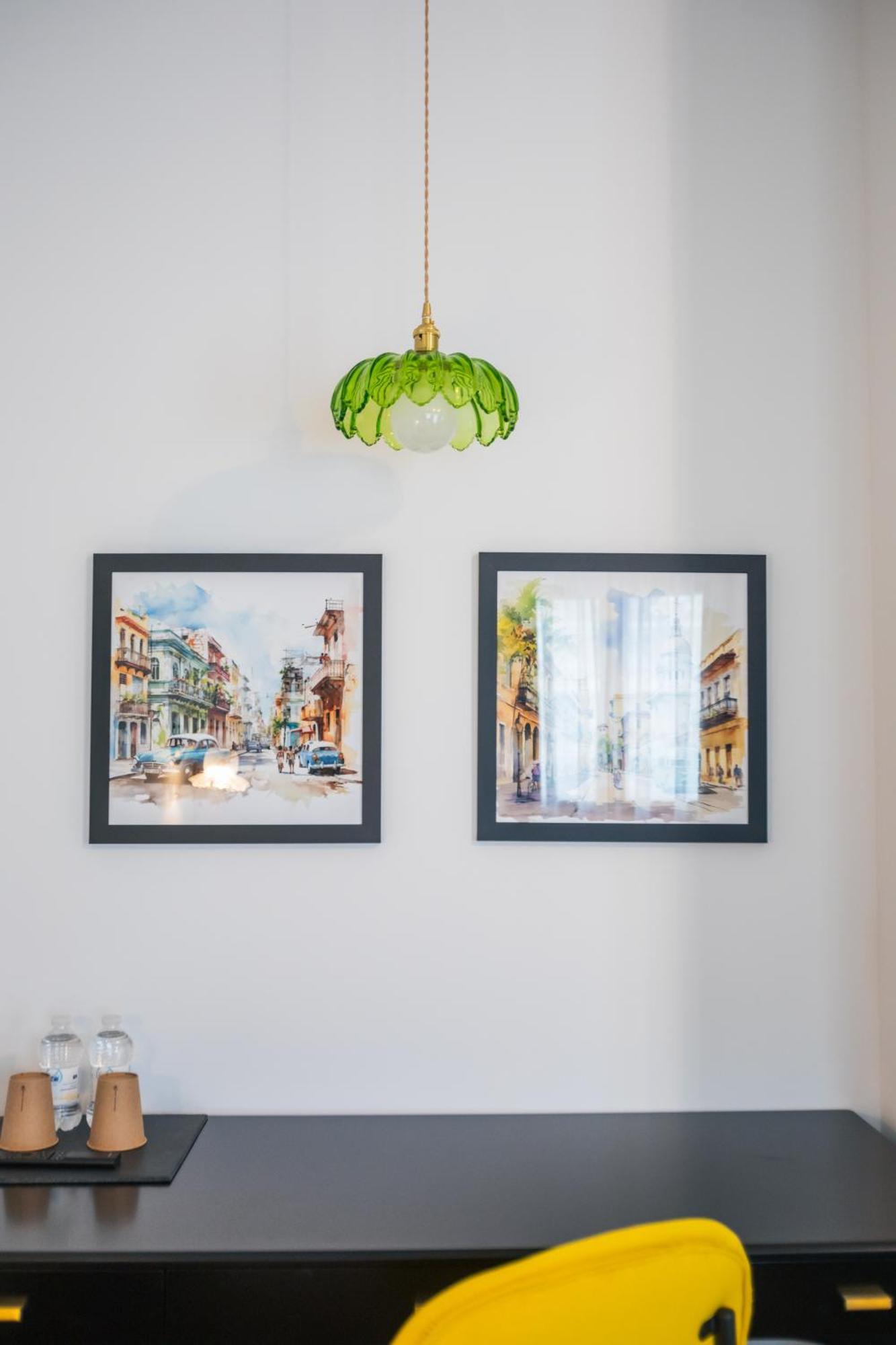 Le Petit Boutique (adults Only)
