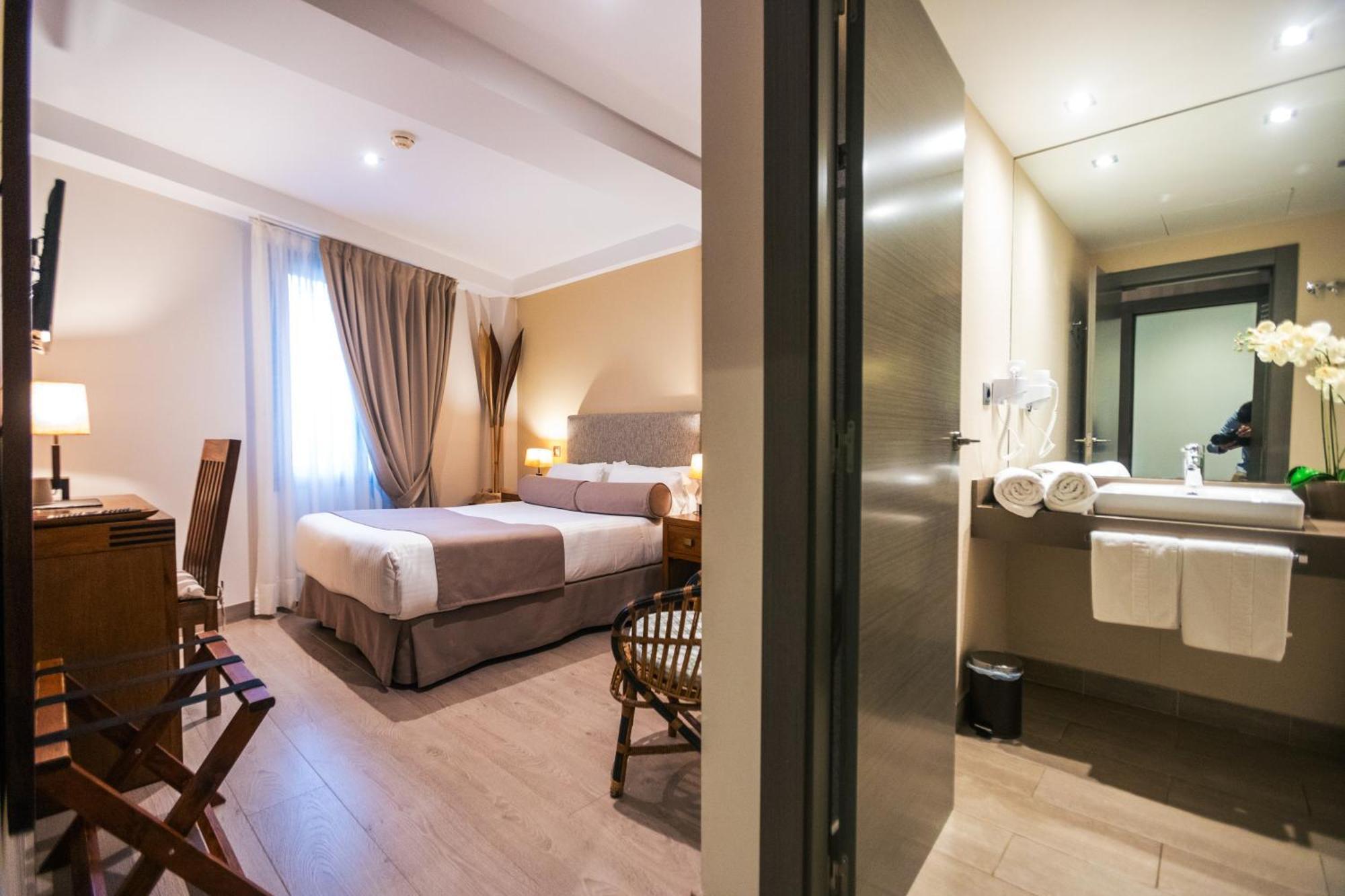Le Petit Boutique (adults Only)