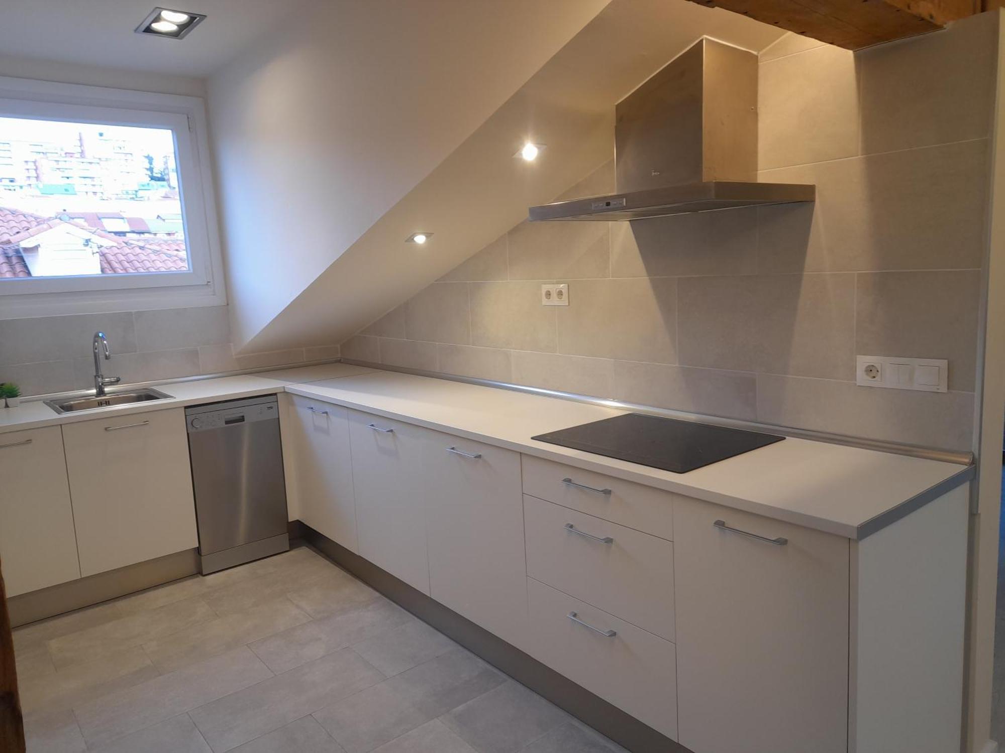 Apartamento De Diseno. Moderno Y Acogedor. 2