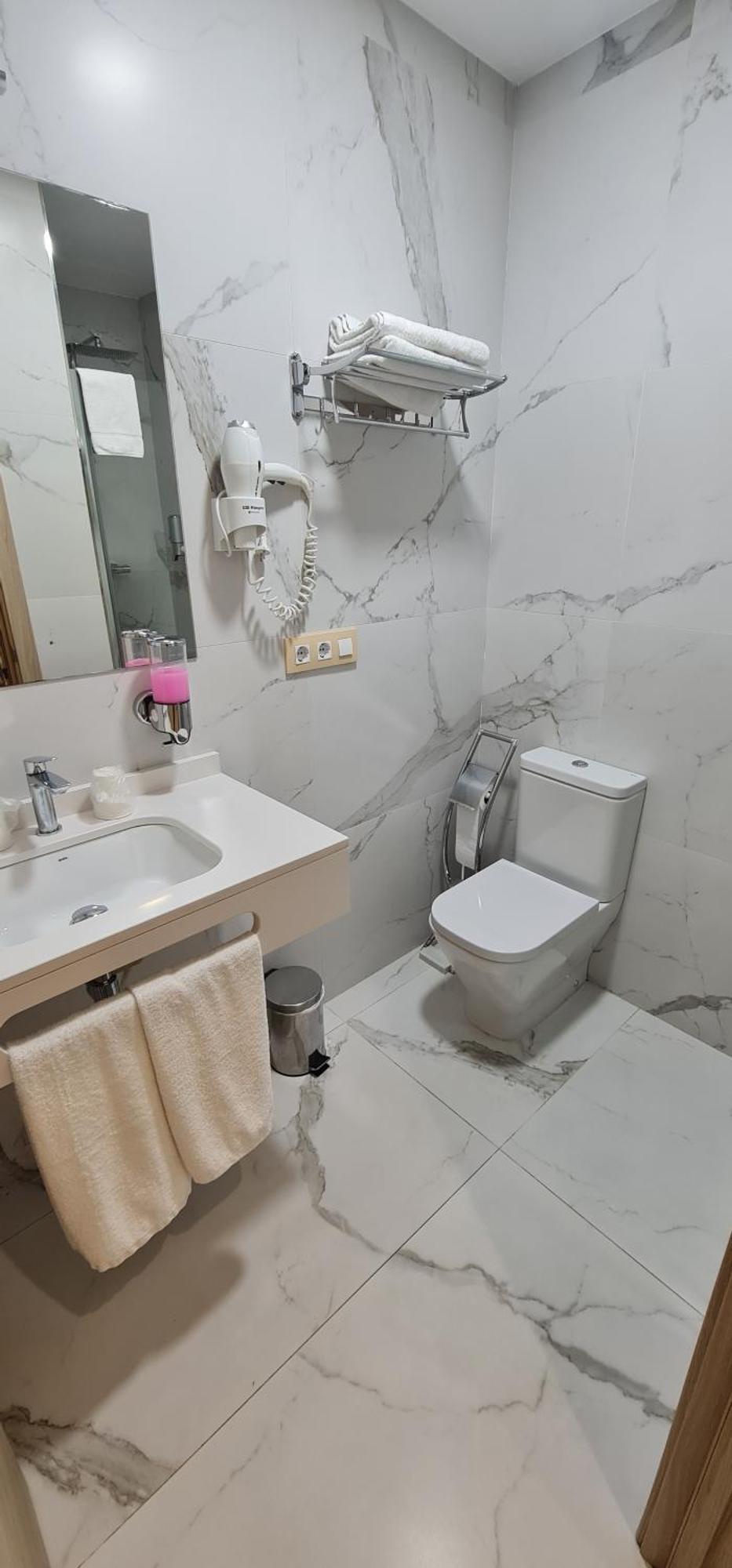 Oleo Auto Check-in Guest house