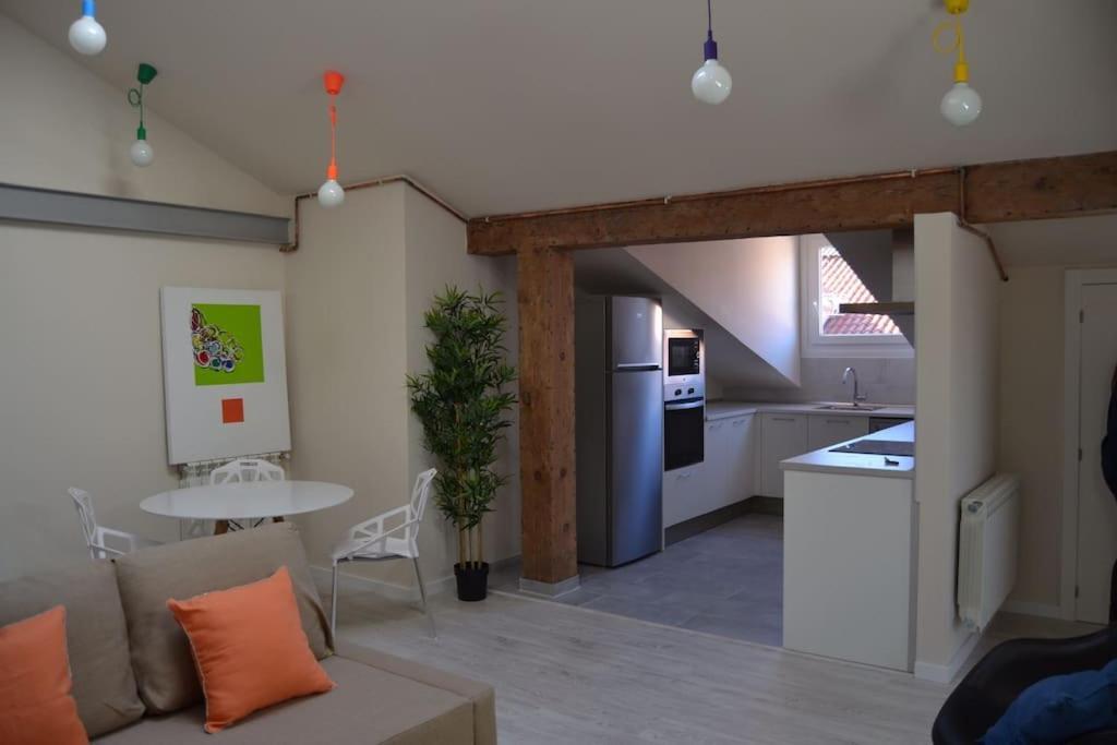 De Diseno. Moderno Y Acogedor. 2