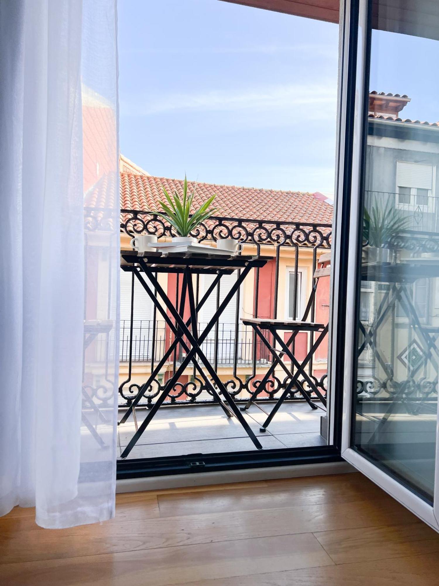 Centrico Recien Reformado. Apartamento *
