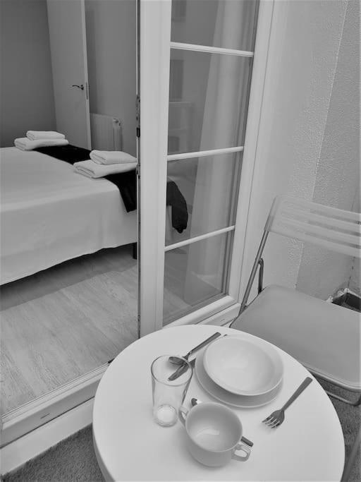 Apartment Reformado Y Centrico Piso Con Balcon. Office *