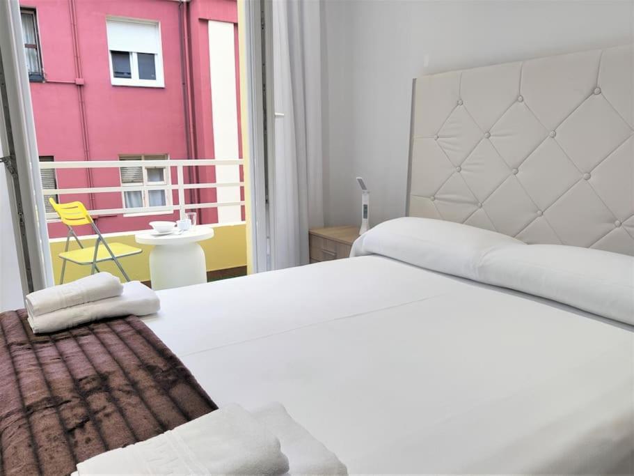 Reformado Y Centrico Piso Con Balcon. Office Apartamento Santander