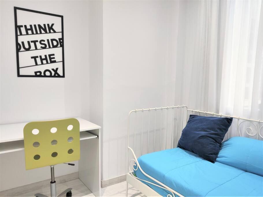 Reformado Y Centrico Piso Con Balcon. Office Apartamento Santander