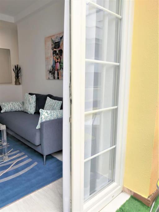 Reformado Y Centrico Piso Con Balcon. Office Apartamento