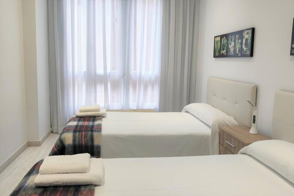 Apartamento Reformado Y Centrico Piso Con Balcon. Office *