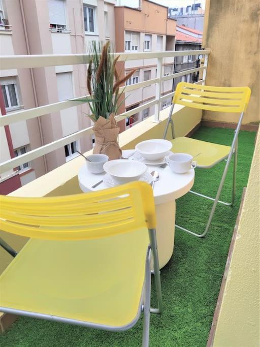 Reformado Y Centrico Piso Con Balcon. Office Apartamento *