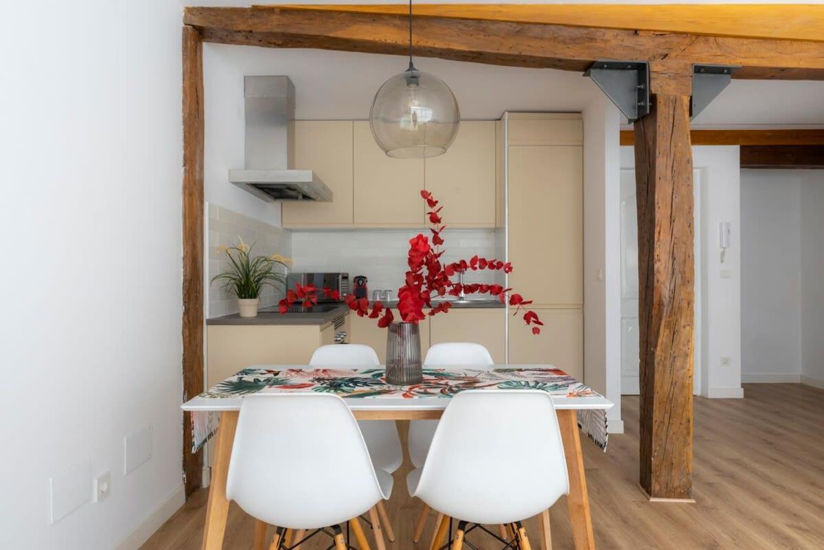 New In The Heart Of The Center Apartment