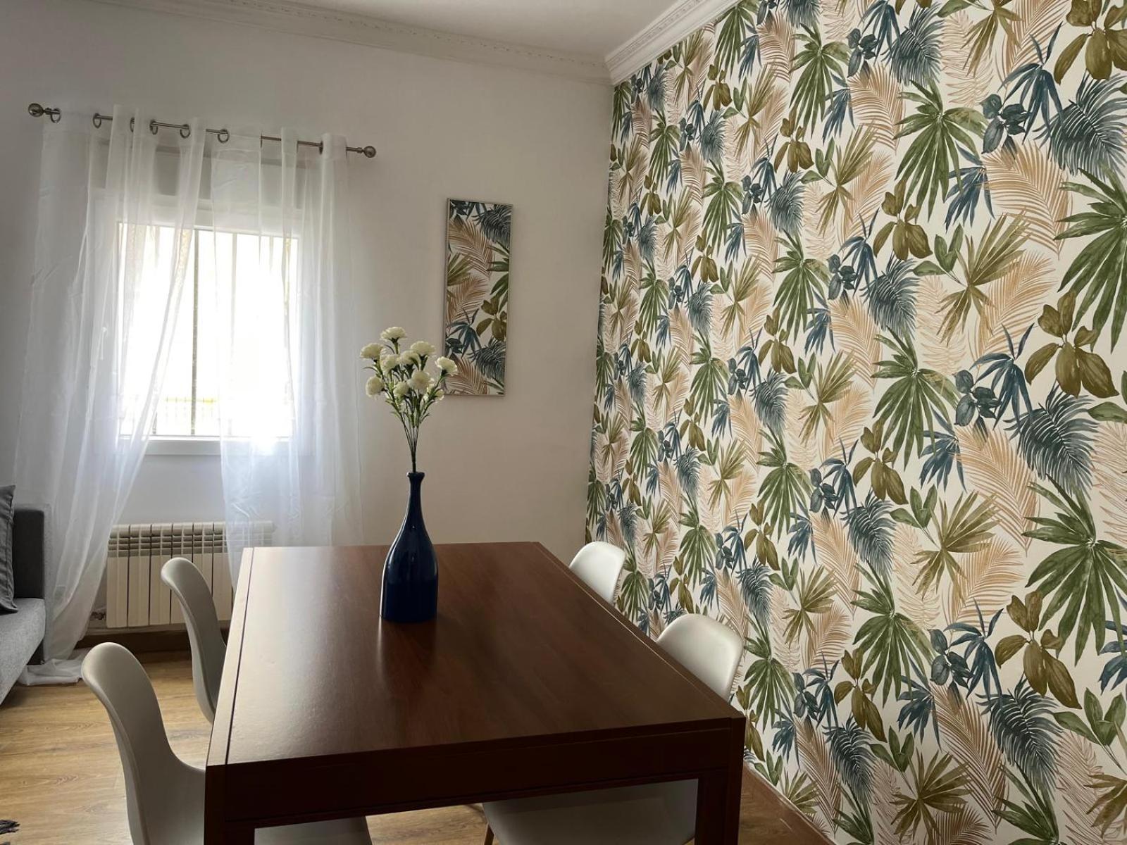 Bajo Al Lado Del Ayuntamiento Apartment *