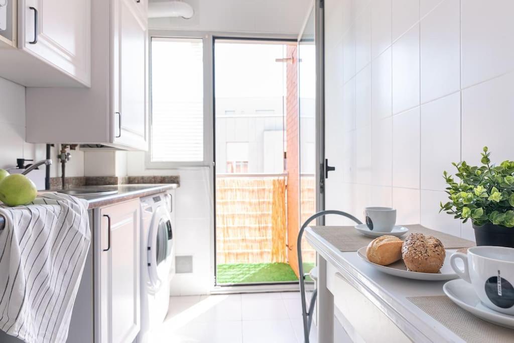 San With Private Parking Apartamento