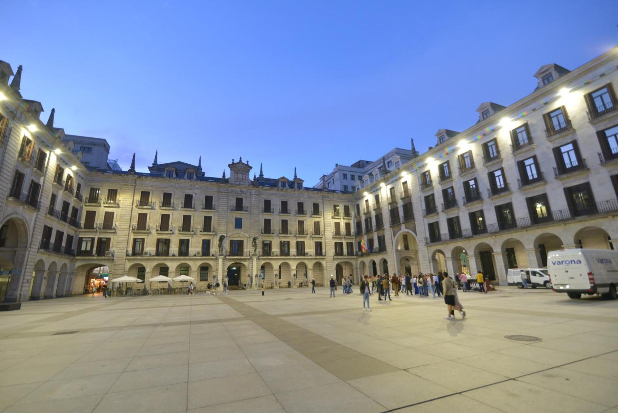 Gran Apartamento En Zona Residencial Con Garaje Apartamento Santander