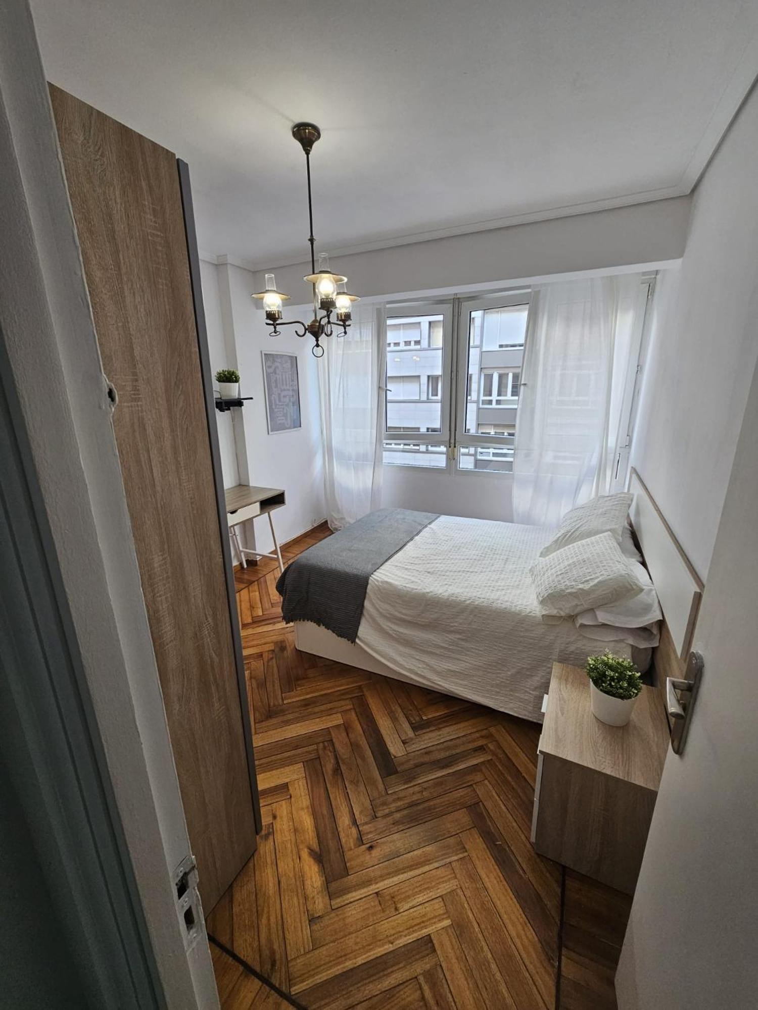 Nicolas House Santander
