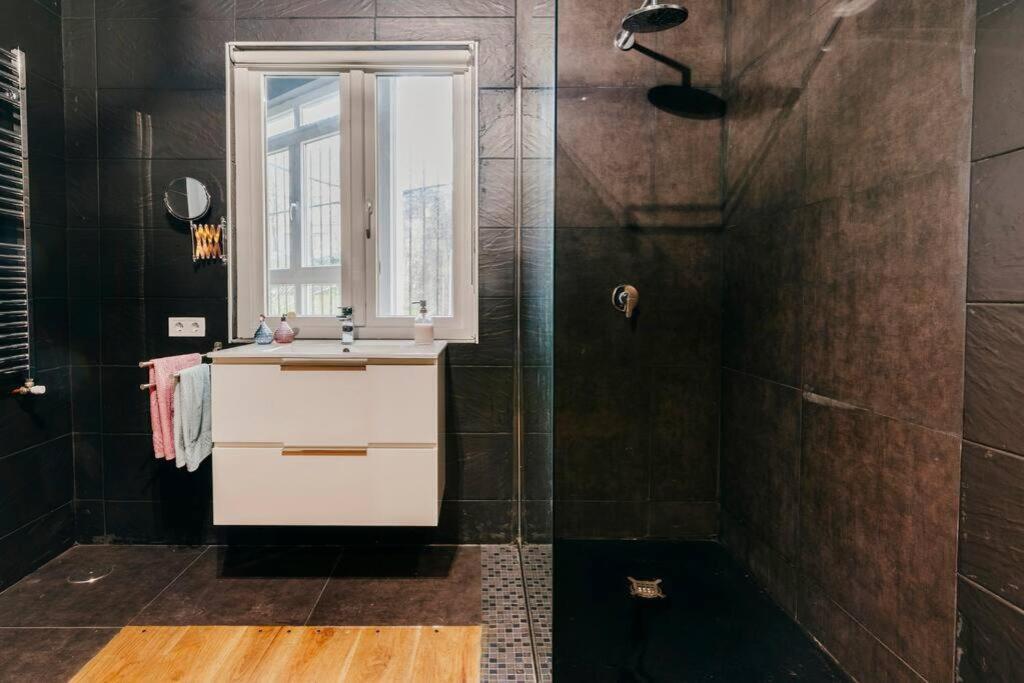 Piso De Diseño Con En El Centro De Apartamento *