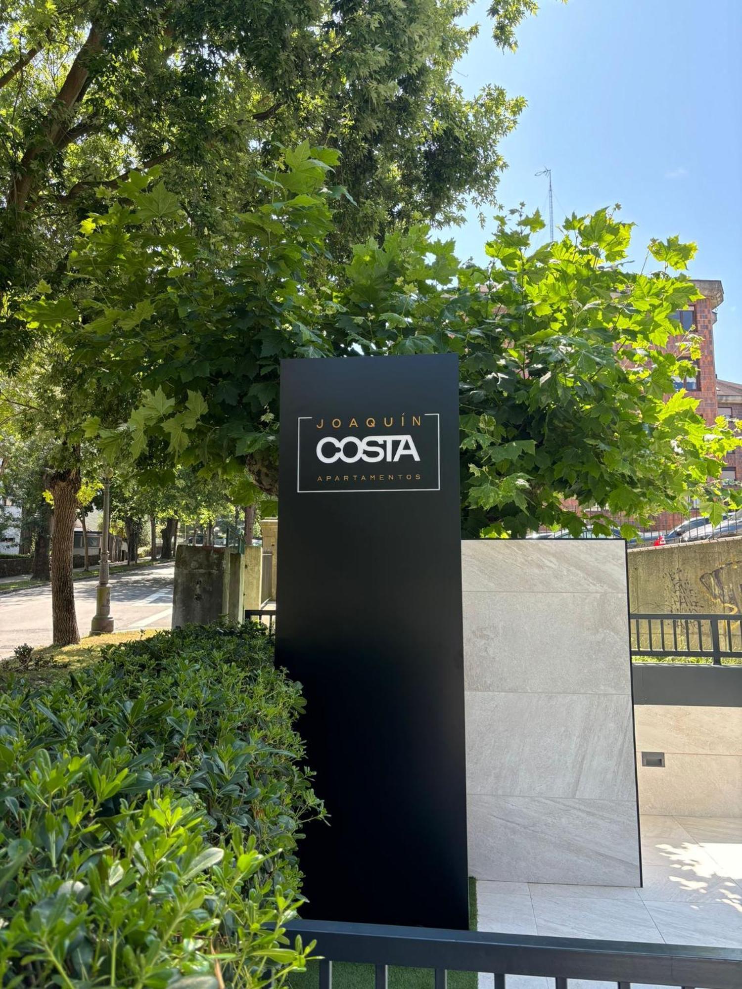 Joaquin Costa *