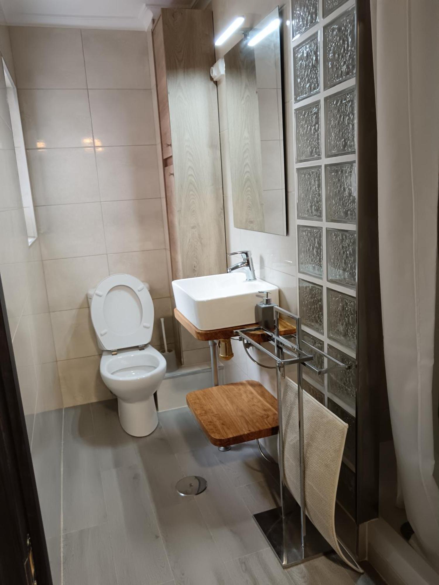Piso Centrico En Apartamento