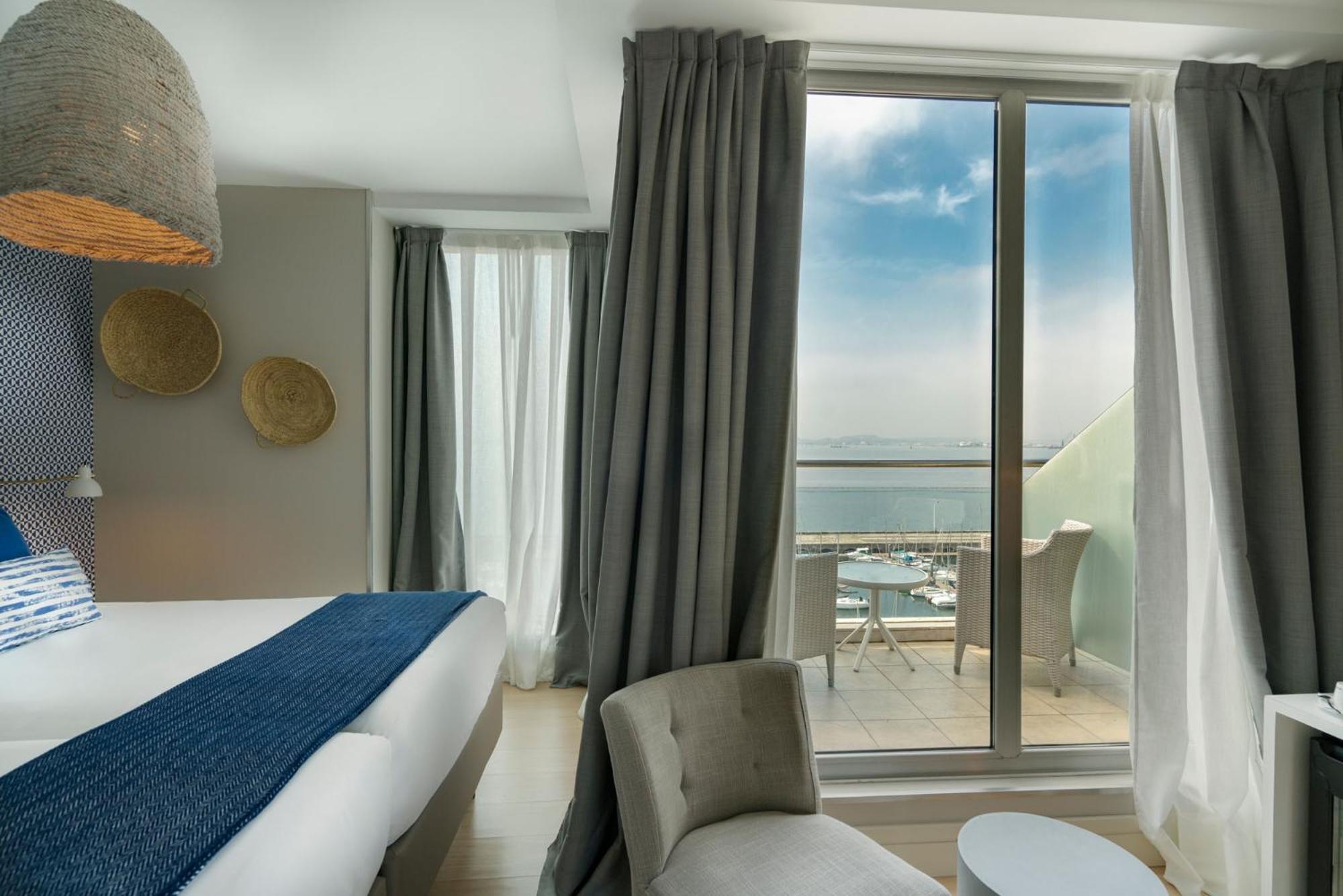 Hotel Vincci Puertochico 4*