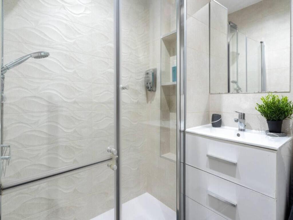 Apartamento Camilo Alonso Vega Apartamento
