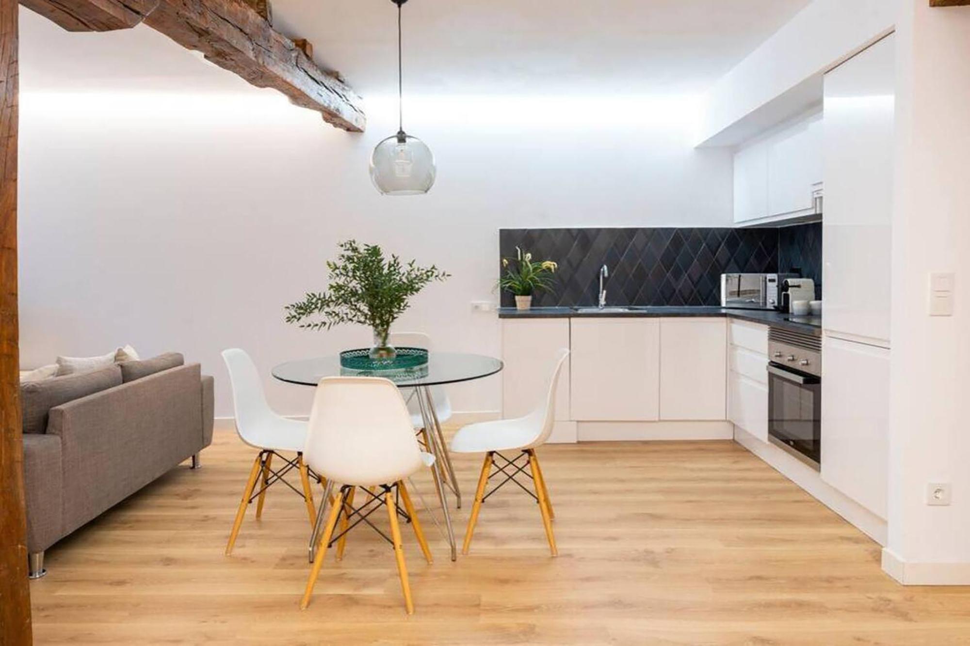 Apartamento Piso Moderno En El Centro Detras Del Edificio Banco Santander