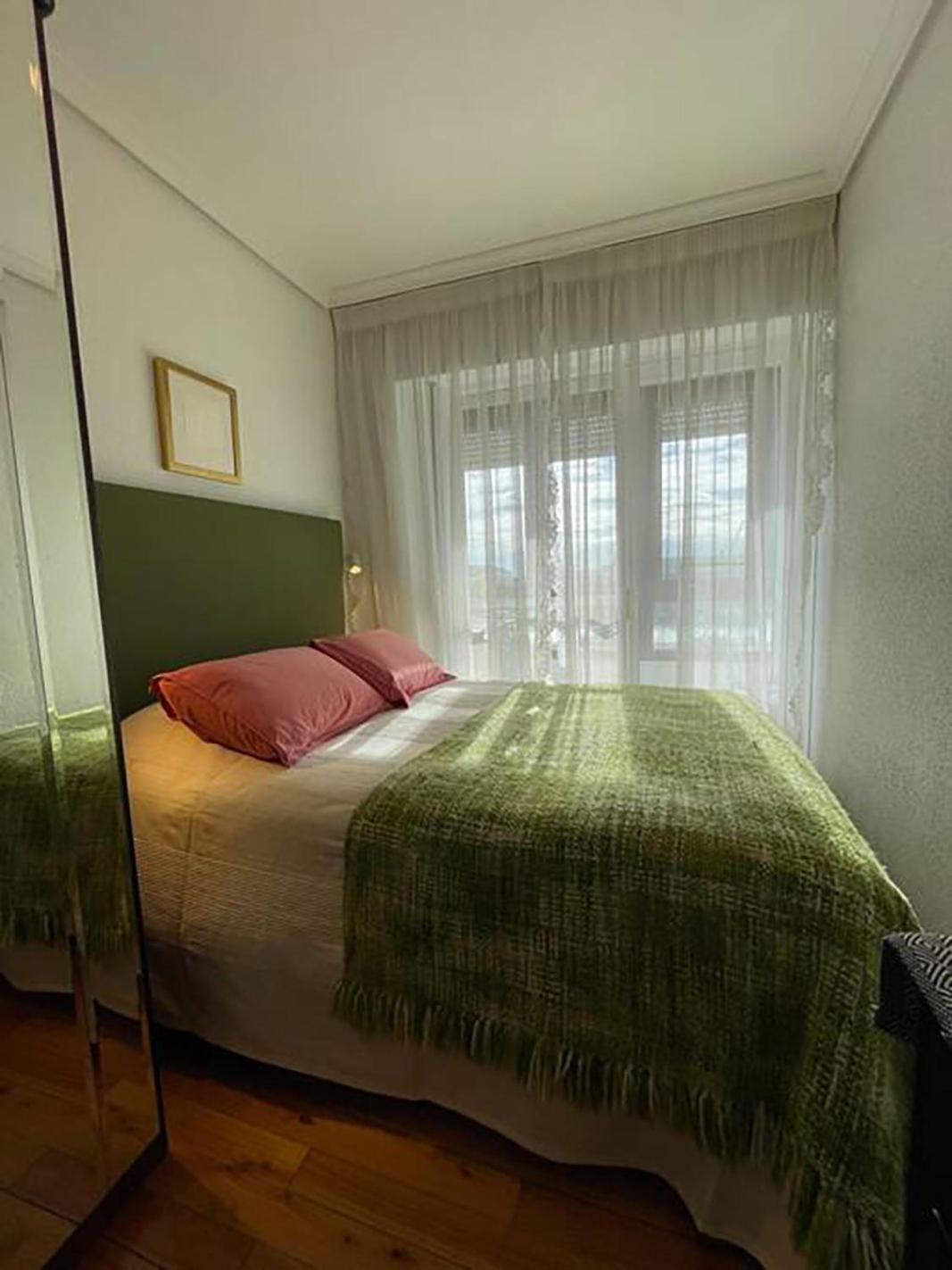 Elegante Con Vistas Al Puerto De Apartamento Santander
