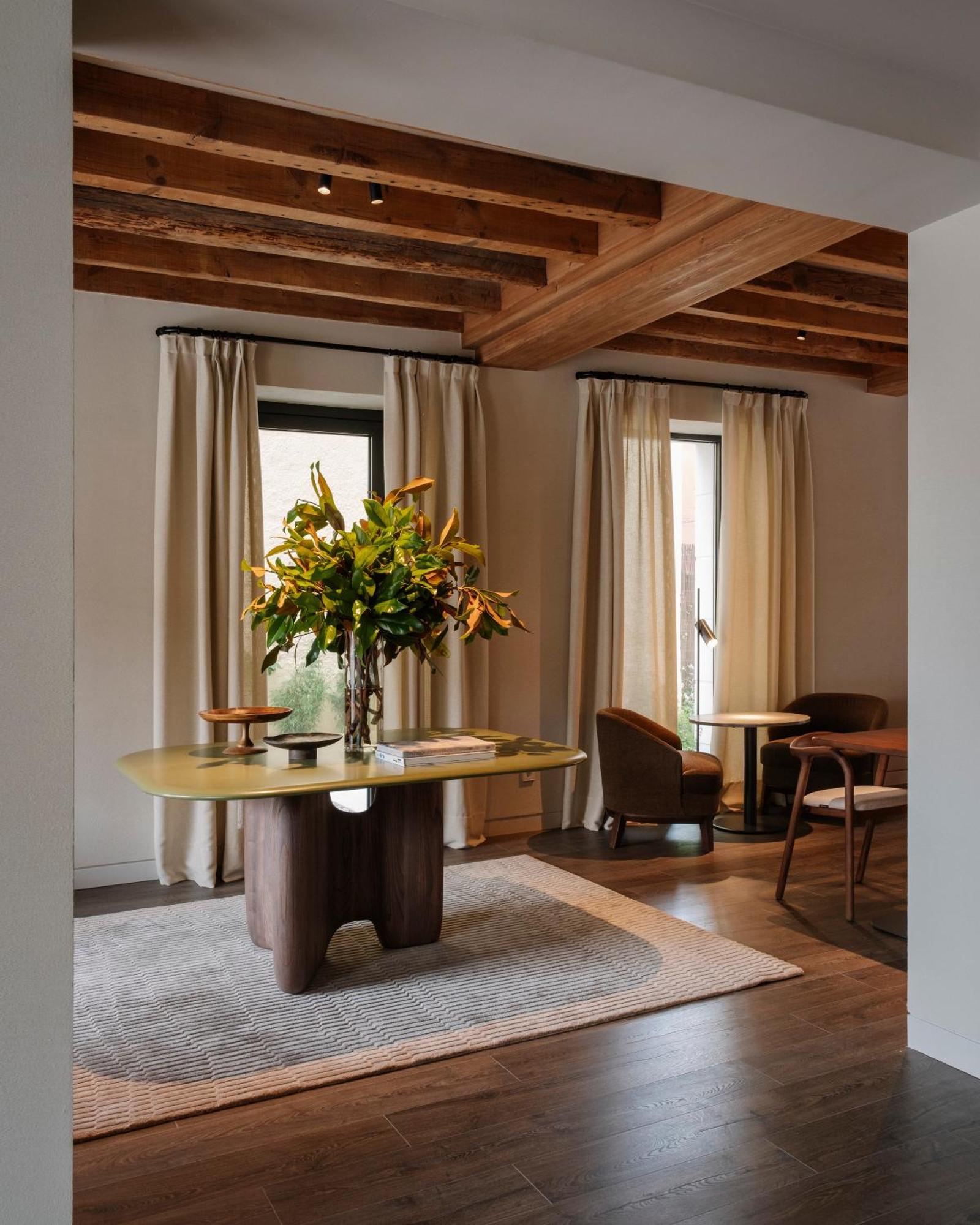 Rhin Garden Hotel 4*