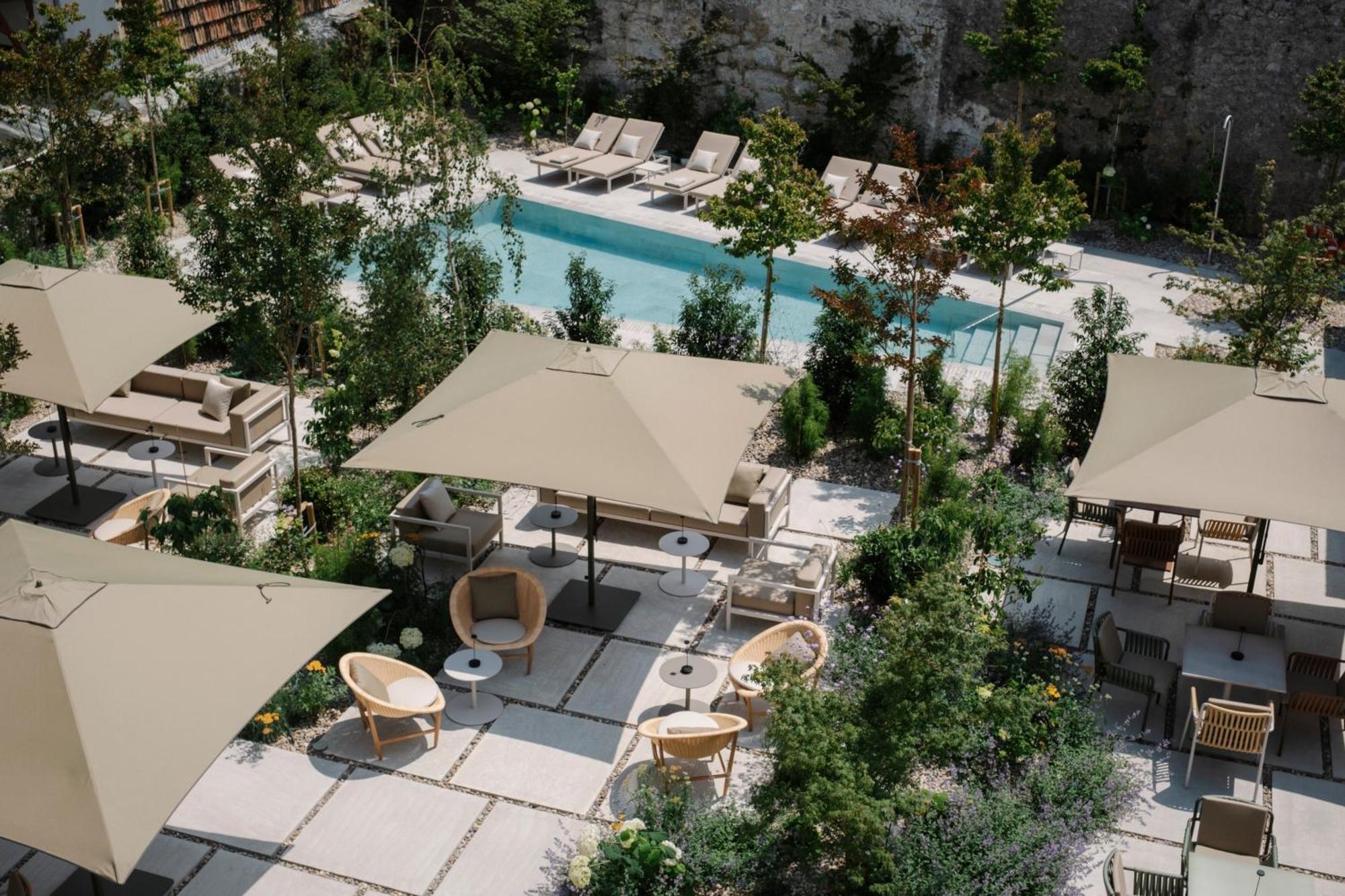 Rhin Garden 4*