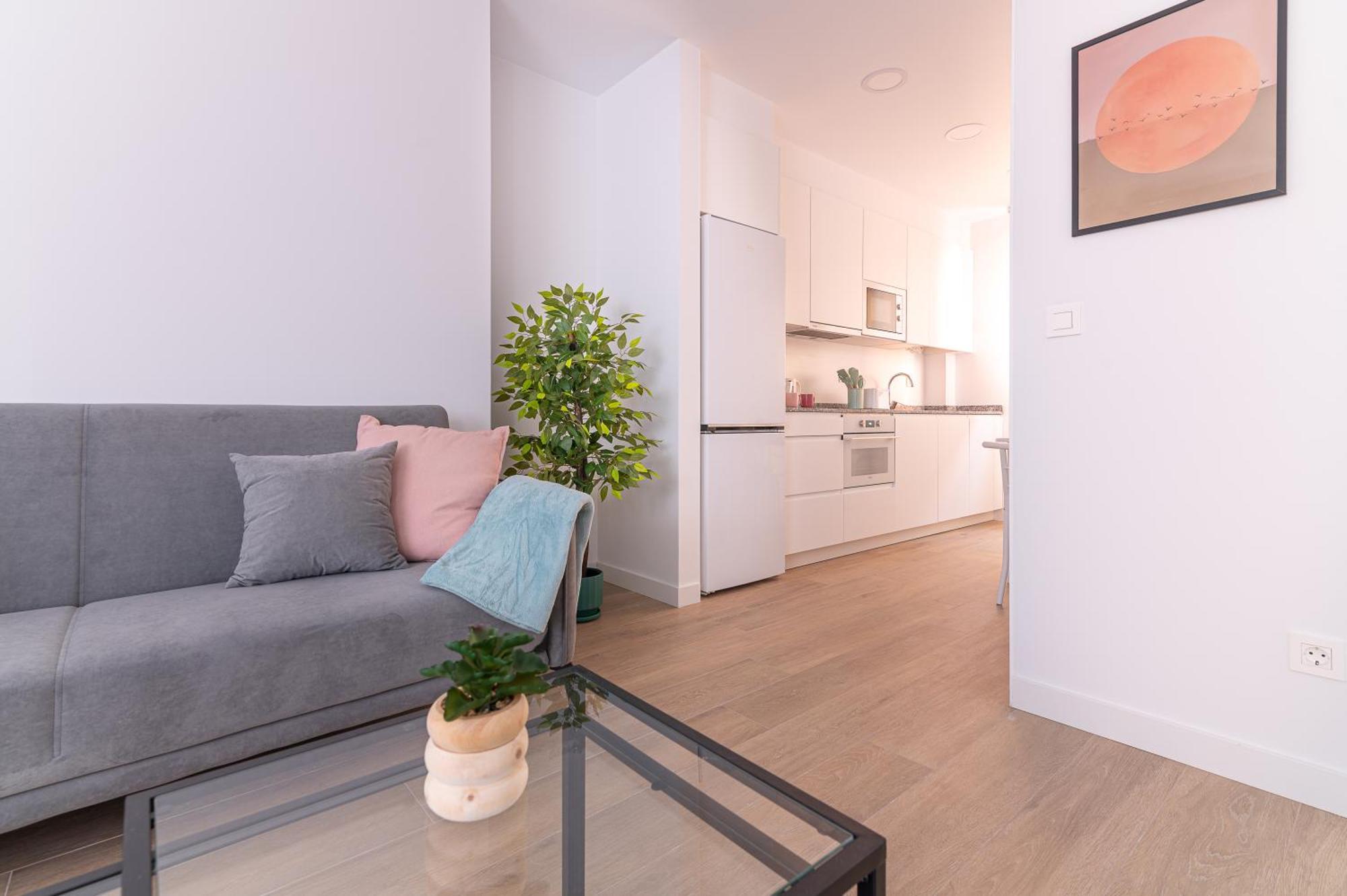 Urban Apartment *