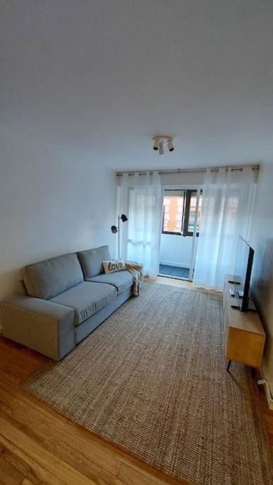 En Apartment *