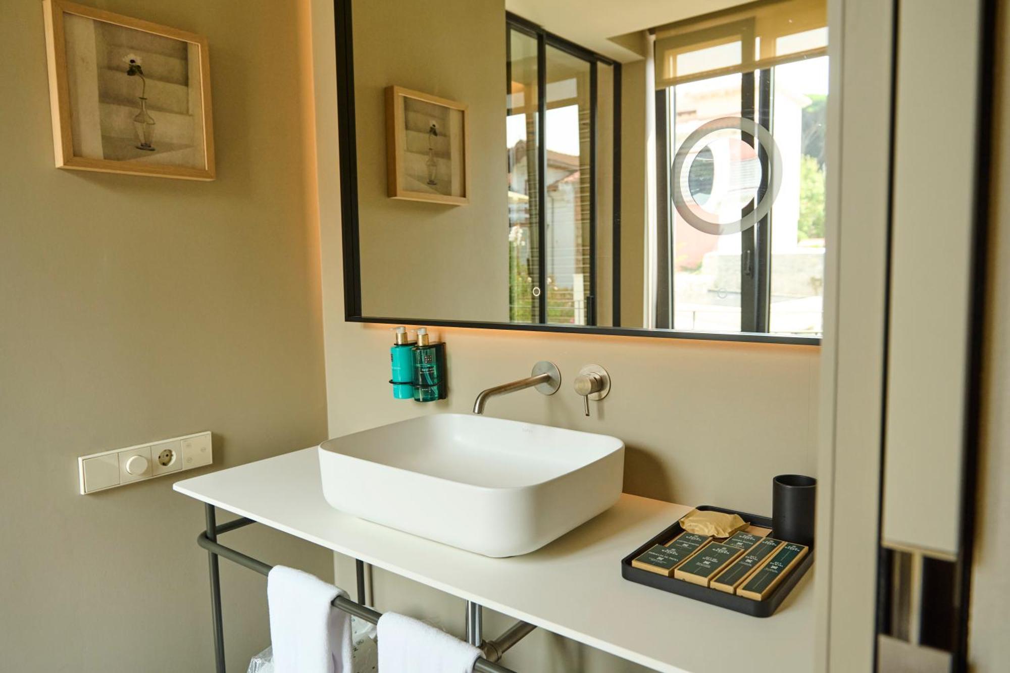 Hotel Rhin Garden 4*