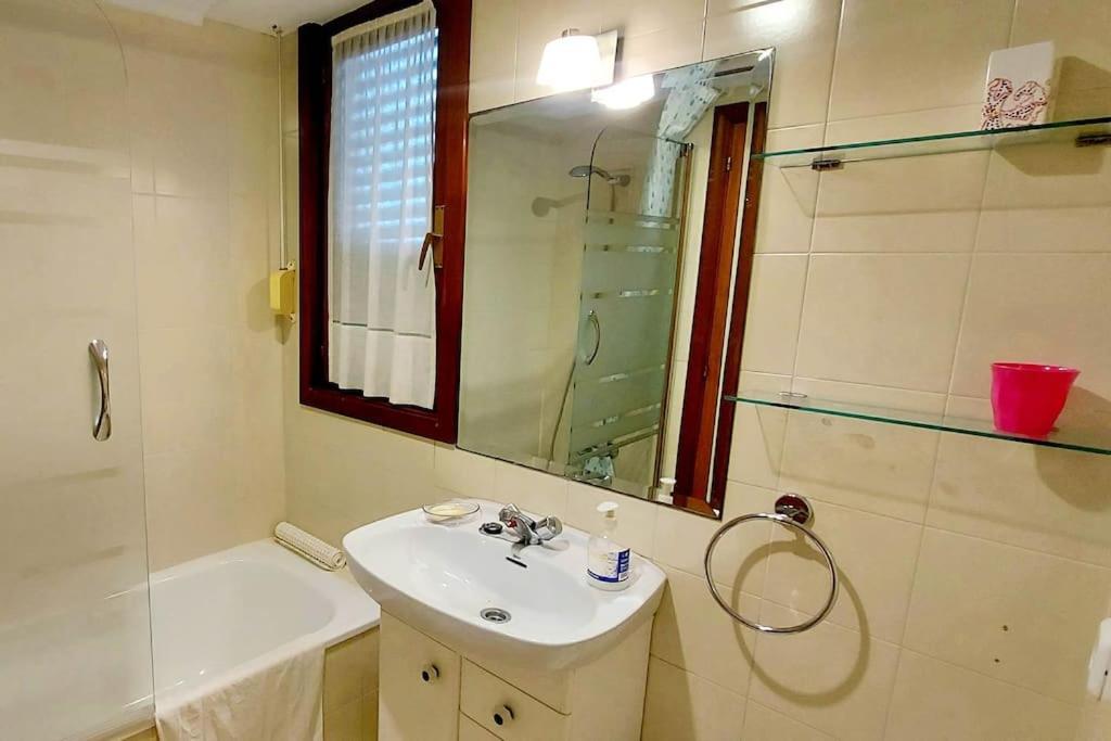 A15- Urbanizacion Con Piscina Cerca De Playas