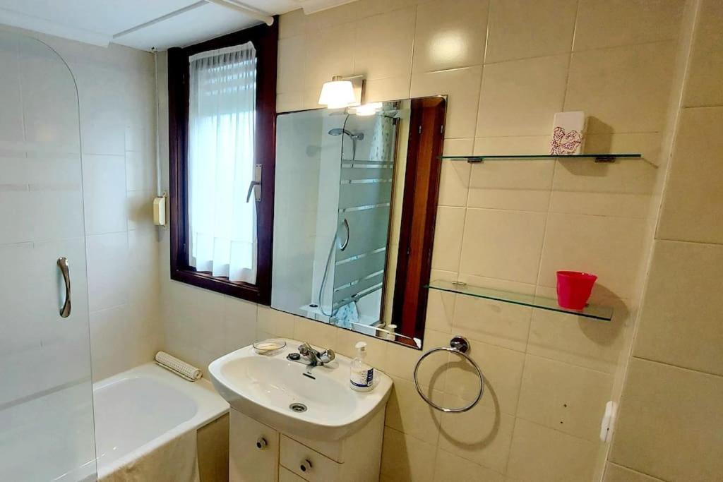 A15- Urbanizacion Con Piscina Cerca De Playas * Santander
