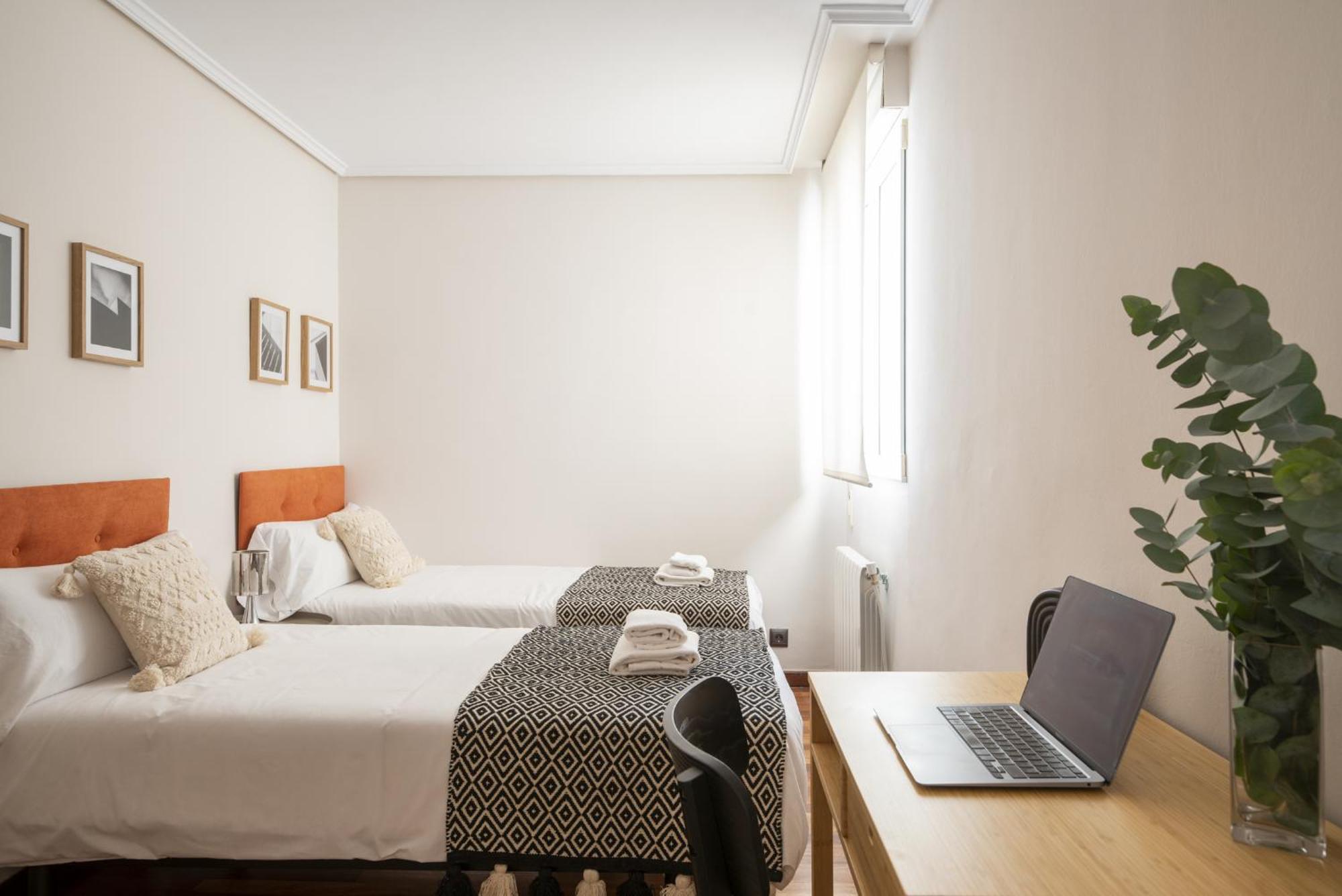 Moderno Piso Con Parking 3 Floranes Apartamento Santander