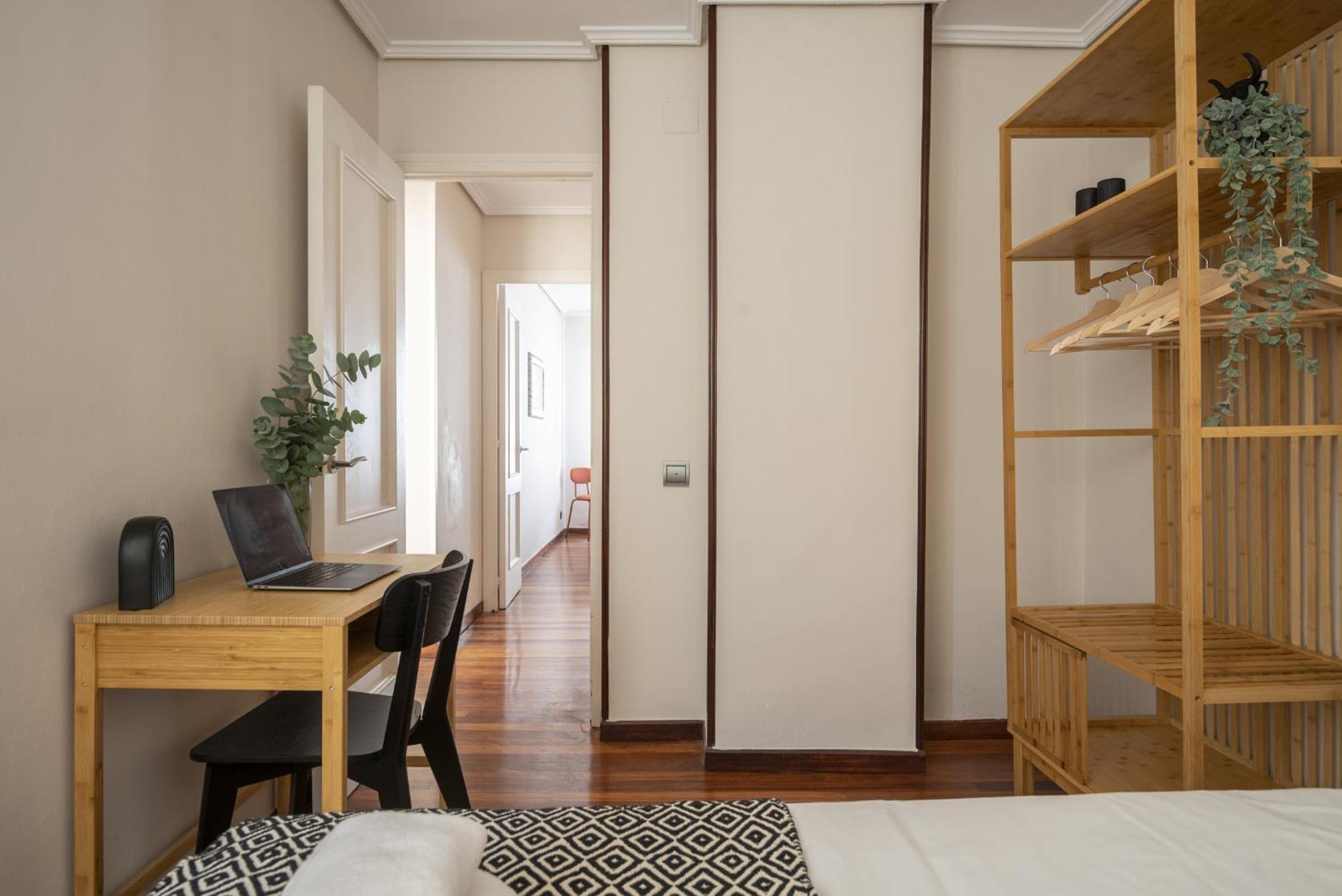 Moderno Piso Con Parking 3 Floranes * Santander