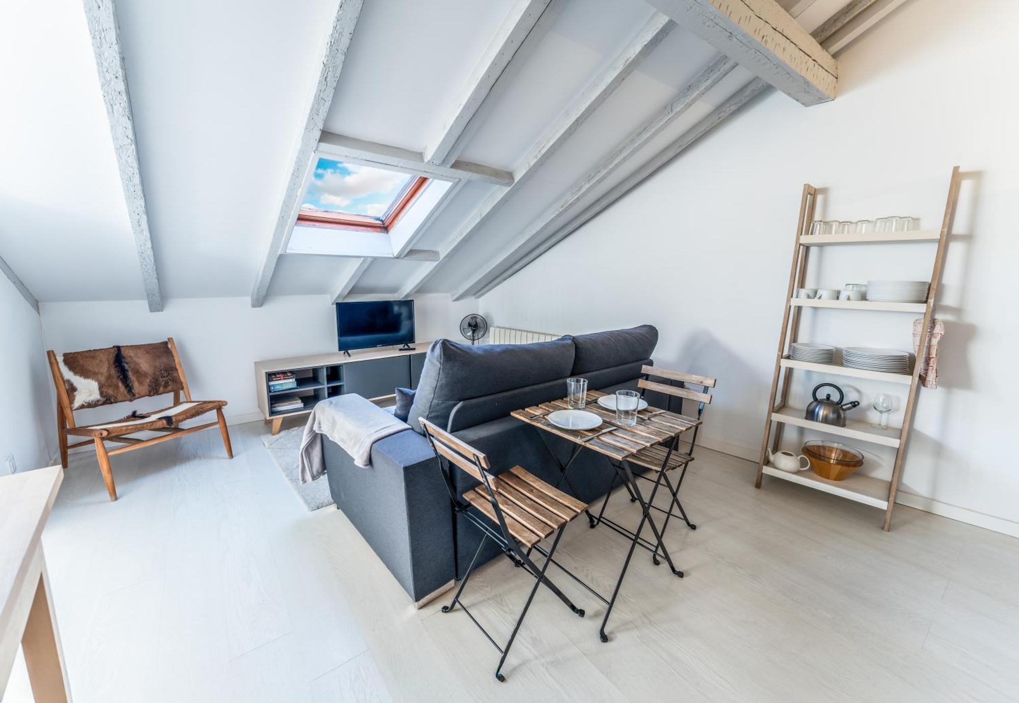 New And Bright Puertochico Attic Apartamento