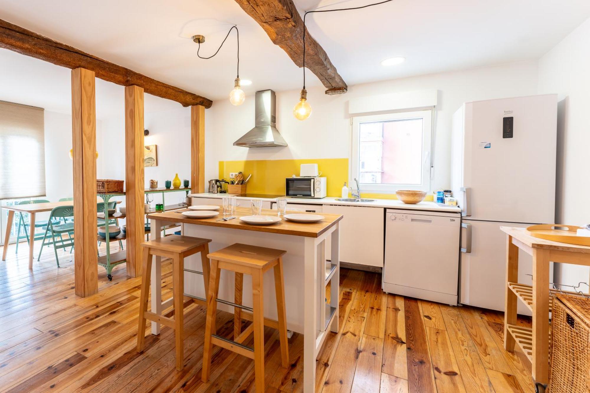 Warm And Inviting, Location By Urbanhosting Santander