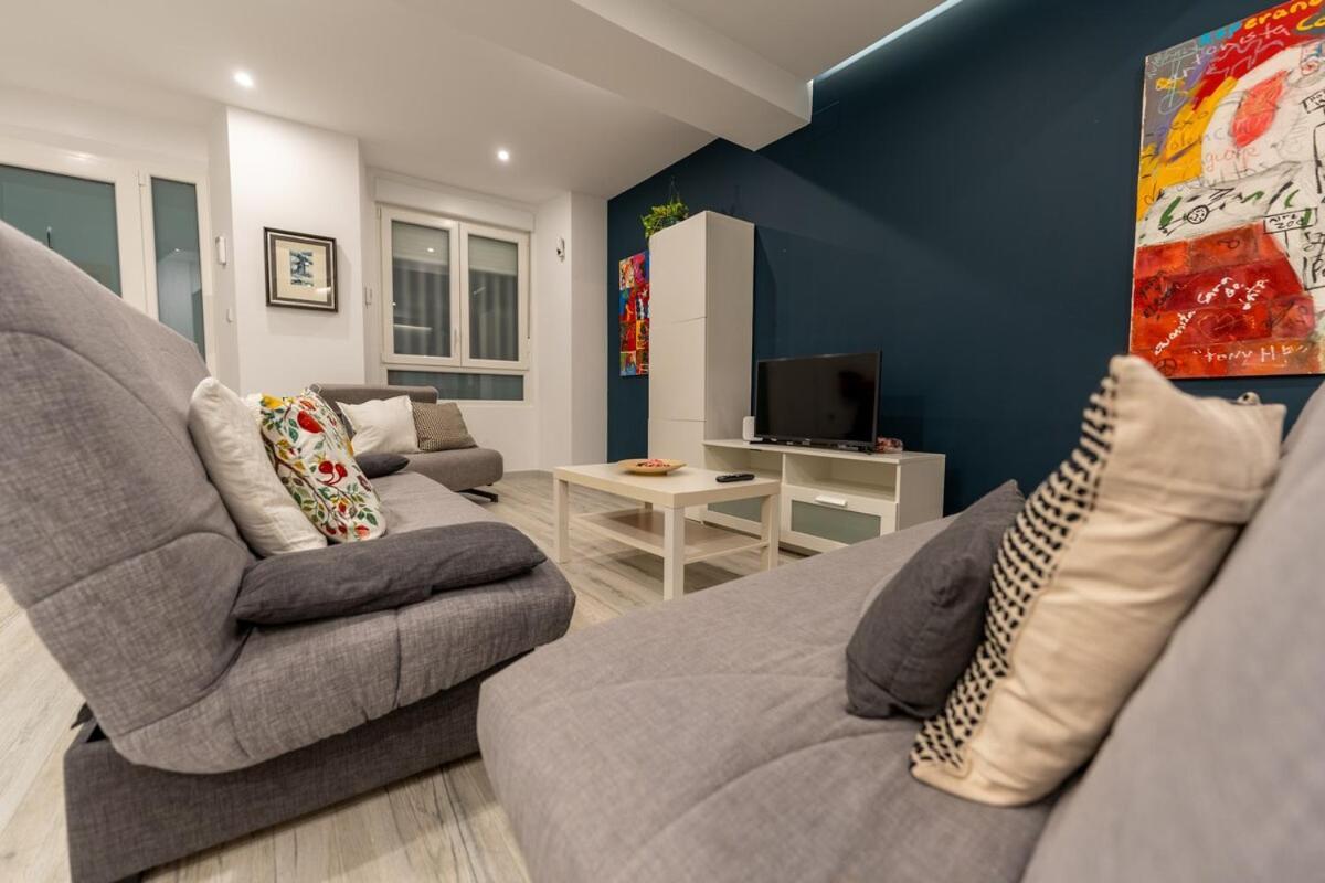 Apartment Centrally Located, Spacious And Full Of Light *