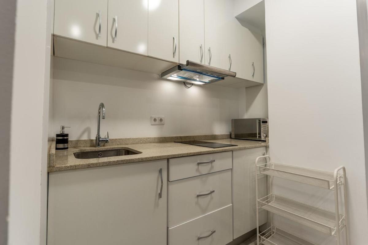 Apartamento Centrally Located, Spacious And Full Of Light