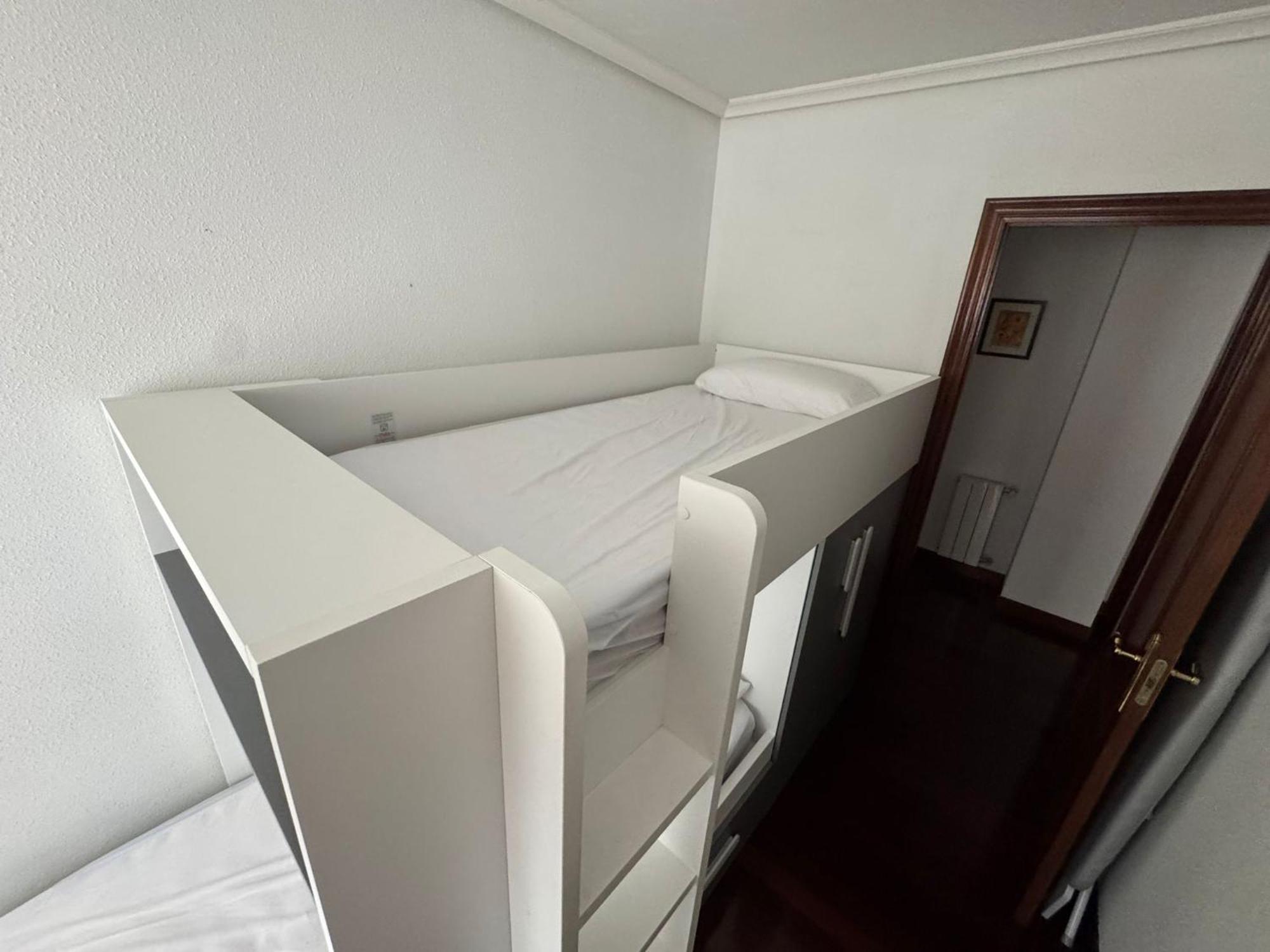 Nuevo! 3 Con Garaje Privado Apartamento *