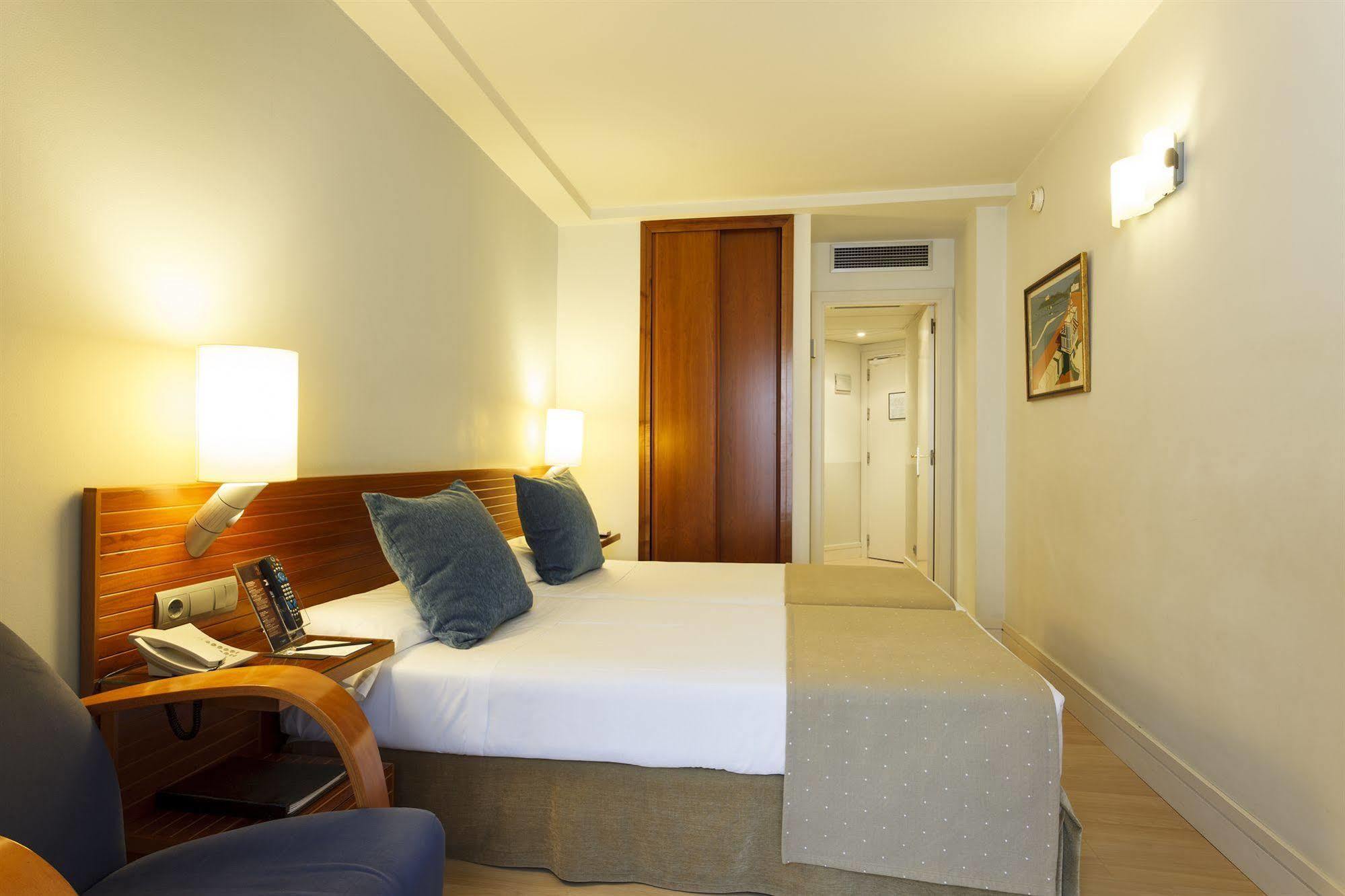 Vincci Puertochico Hotel