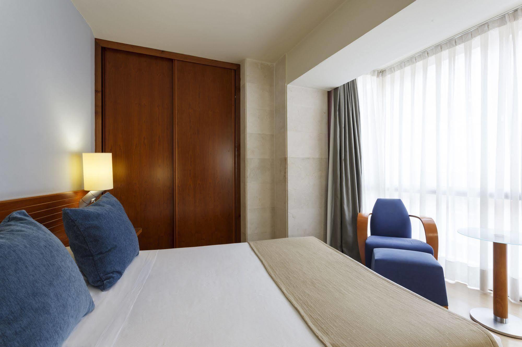 Vincci Puertochico 4* Santander