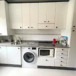 Amplio Piso En Calle Alta