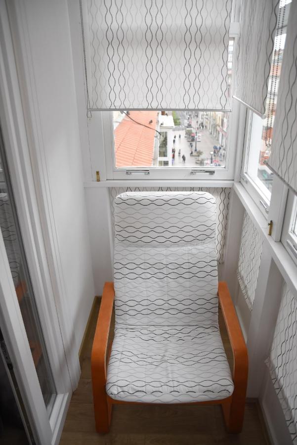 Piso En Calle Peatonal Con Garaje Privado Apartamento *