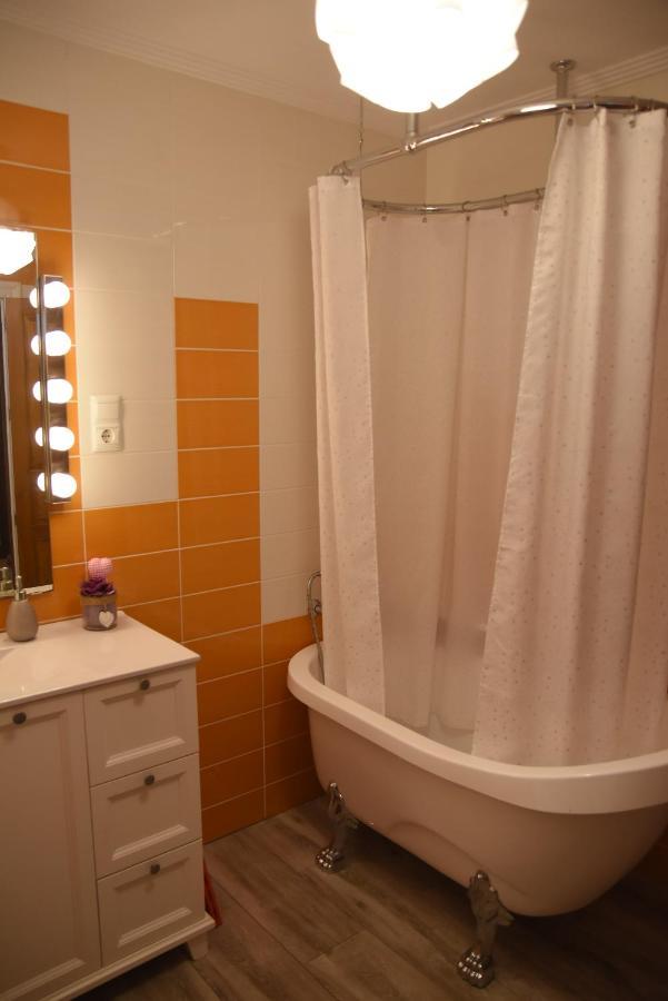 Apartamento Piso En Calle Peatonal Con Garaje Privado *