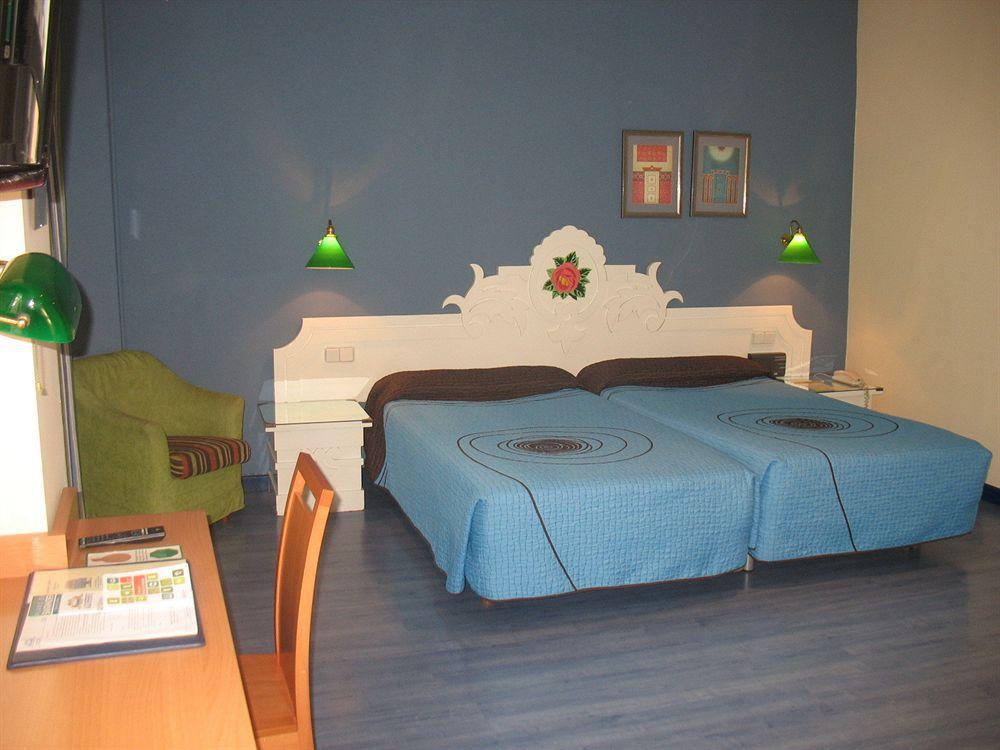 Central 3*
