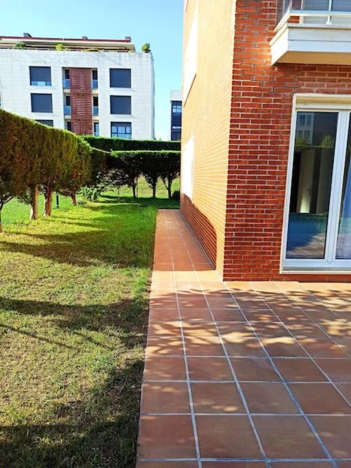 Bajo Con Jardin Privado * Santander