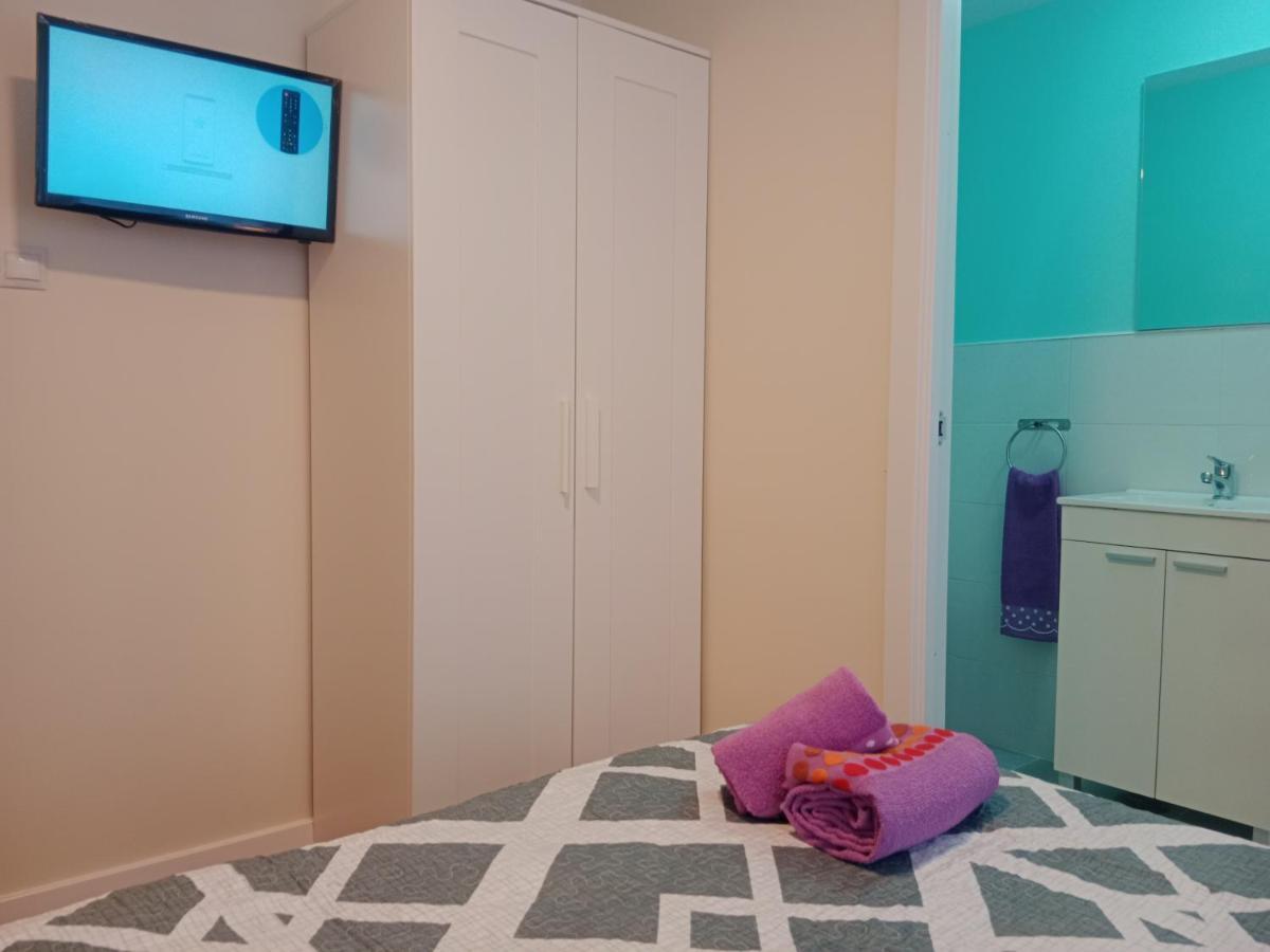 Amroom - *