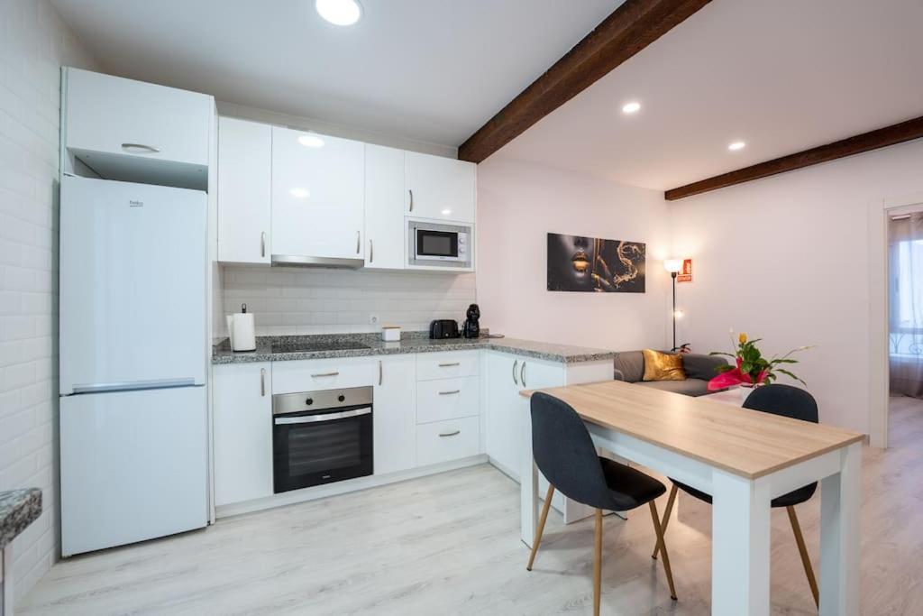Cisneros Apartment *