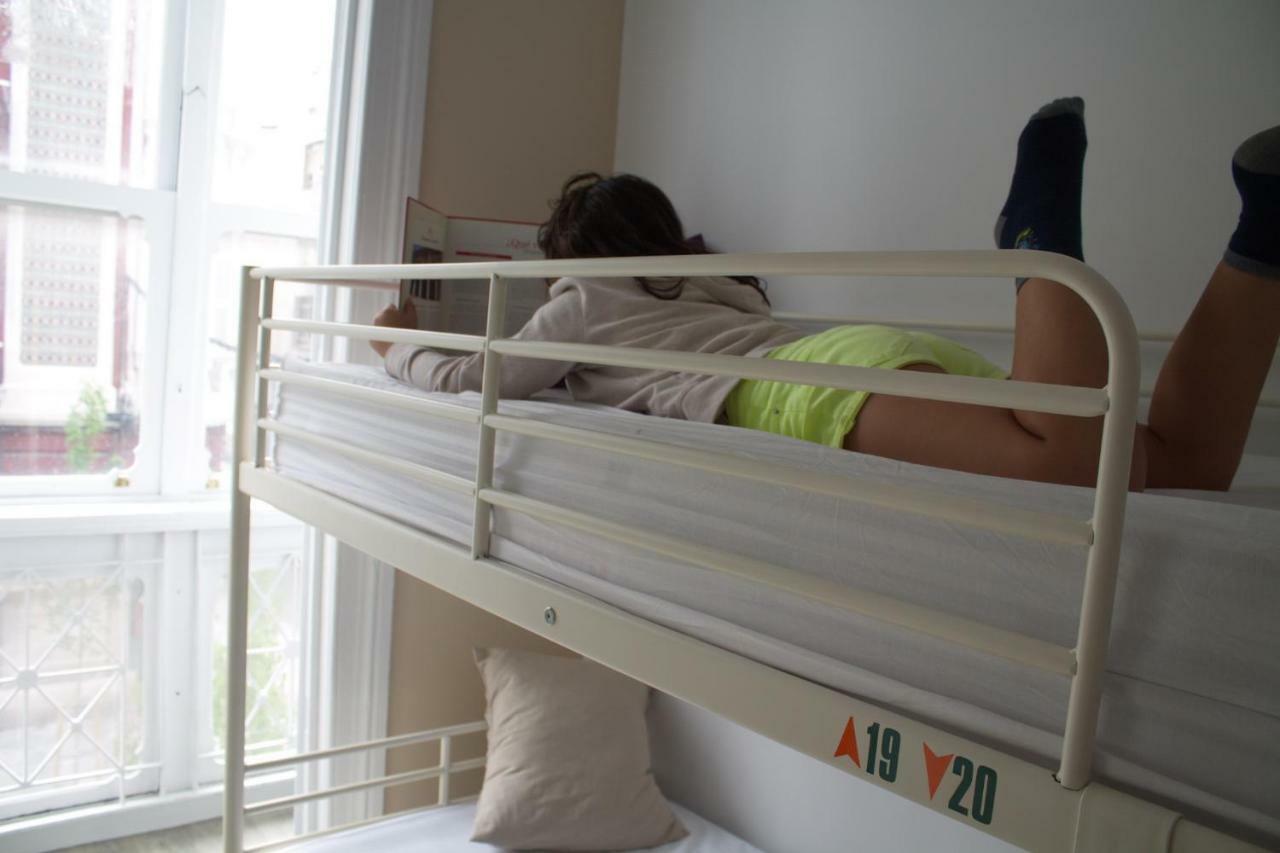 Royalty Albergue Hostal *