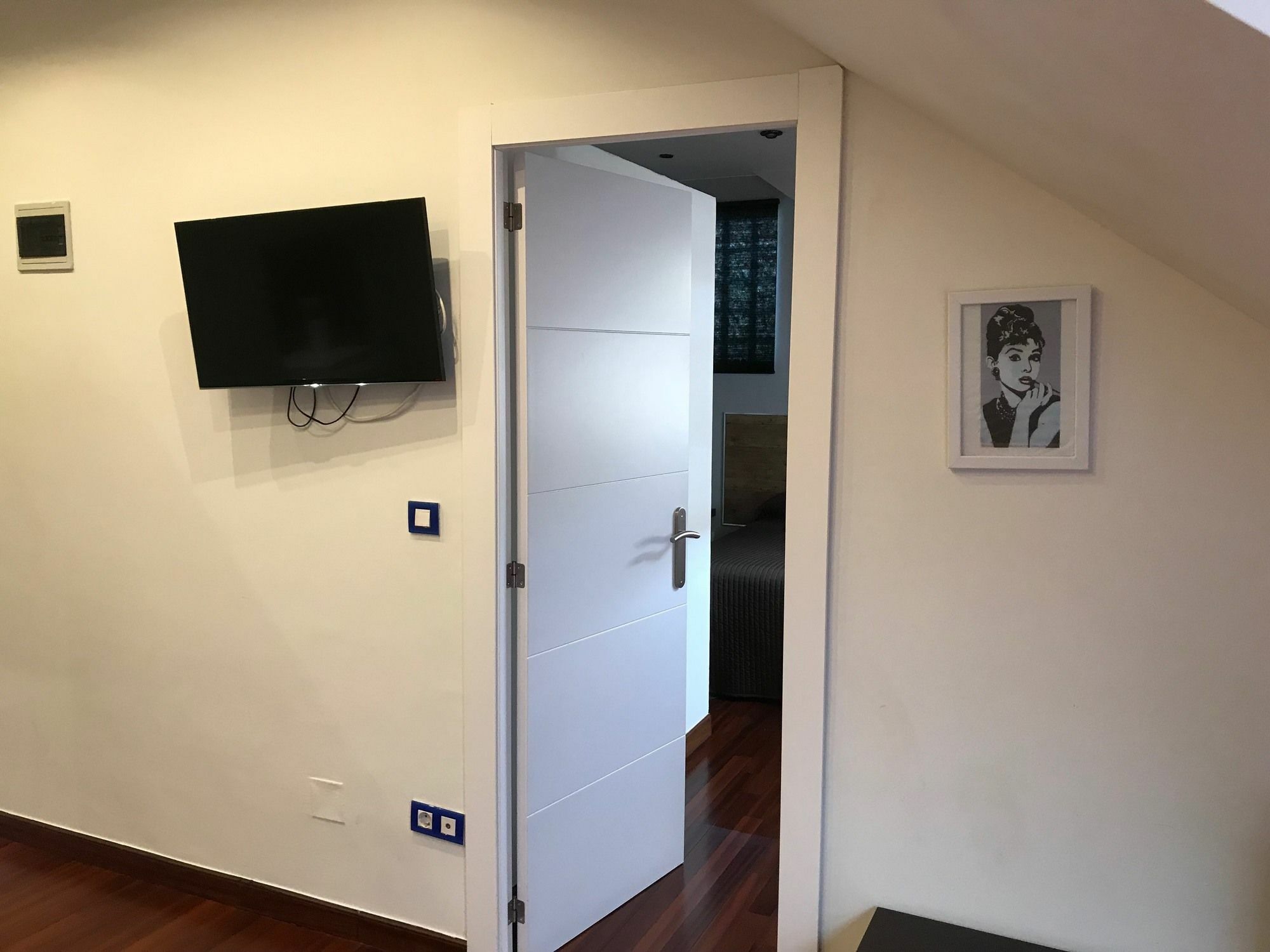 Vintage Menendez Pelayo Apartment Santander